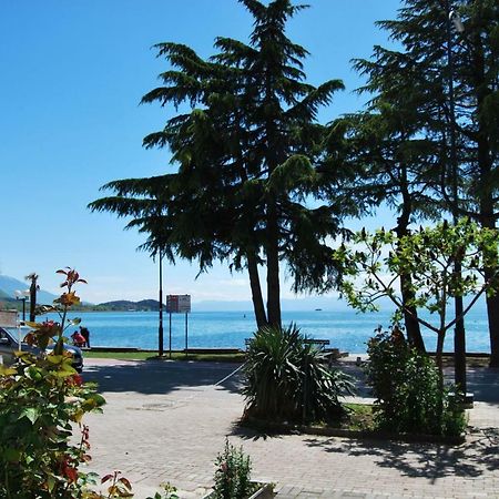 Vila Delfin Охрид Екстериор снимка