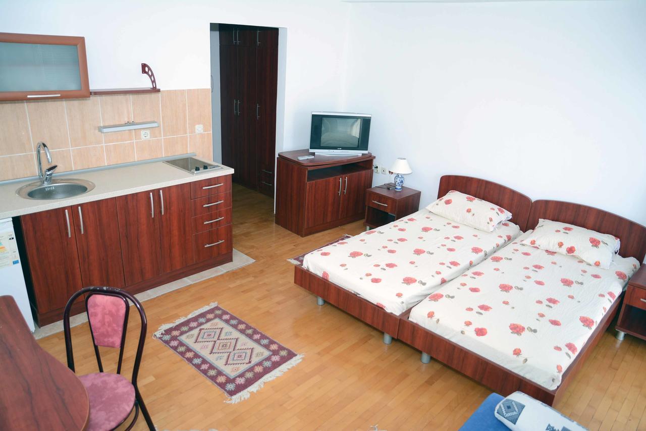Vila Delfin Охрид Екстериор снимка