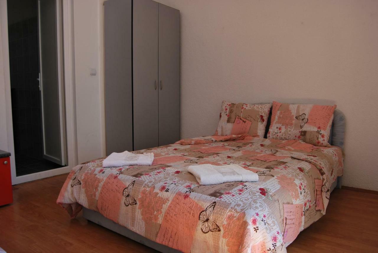 Vila Delfin Охрид Екстериор снимка